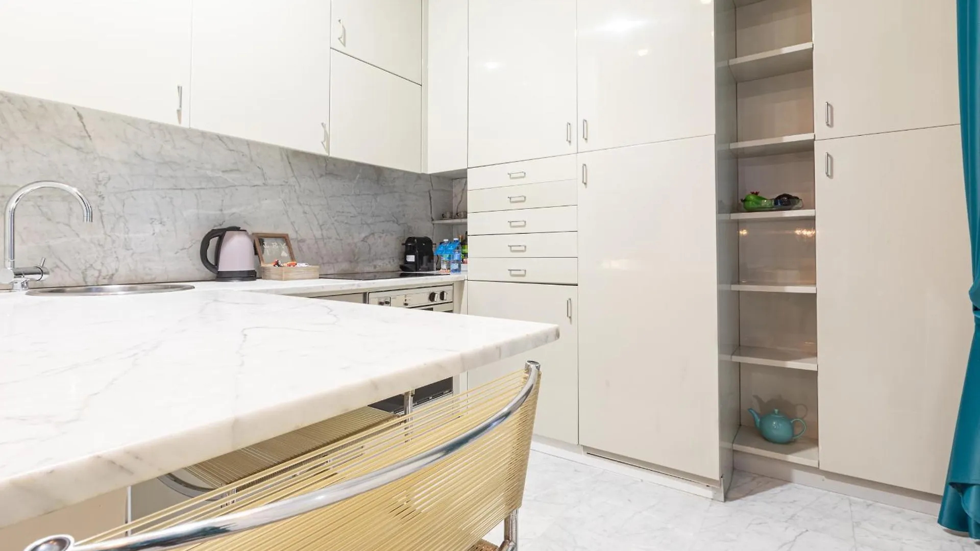Monte Napoleone Split-Level Terrace Apartment - Top Collection Milan