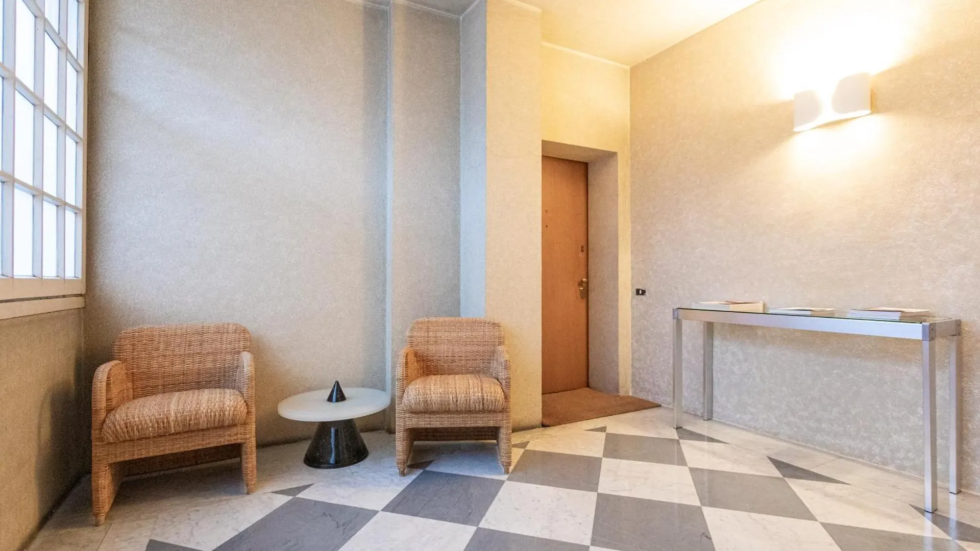 Monte Napoleone Split-Level Terrace Apartment - Top Collection Milan