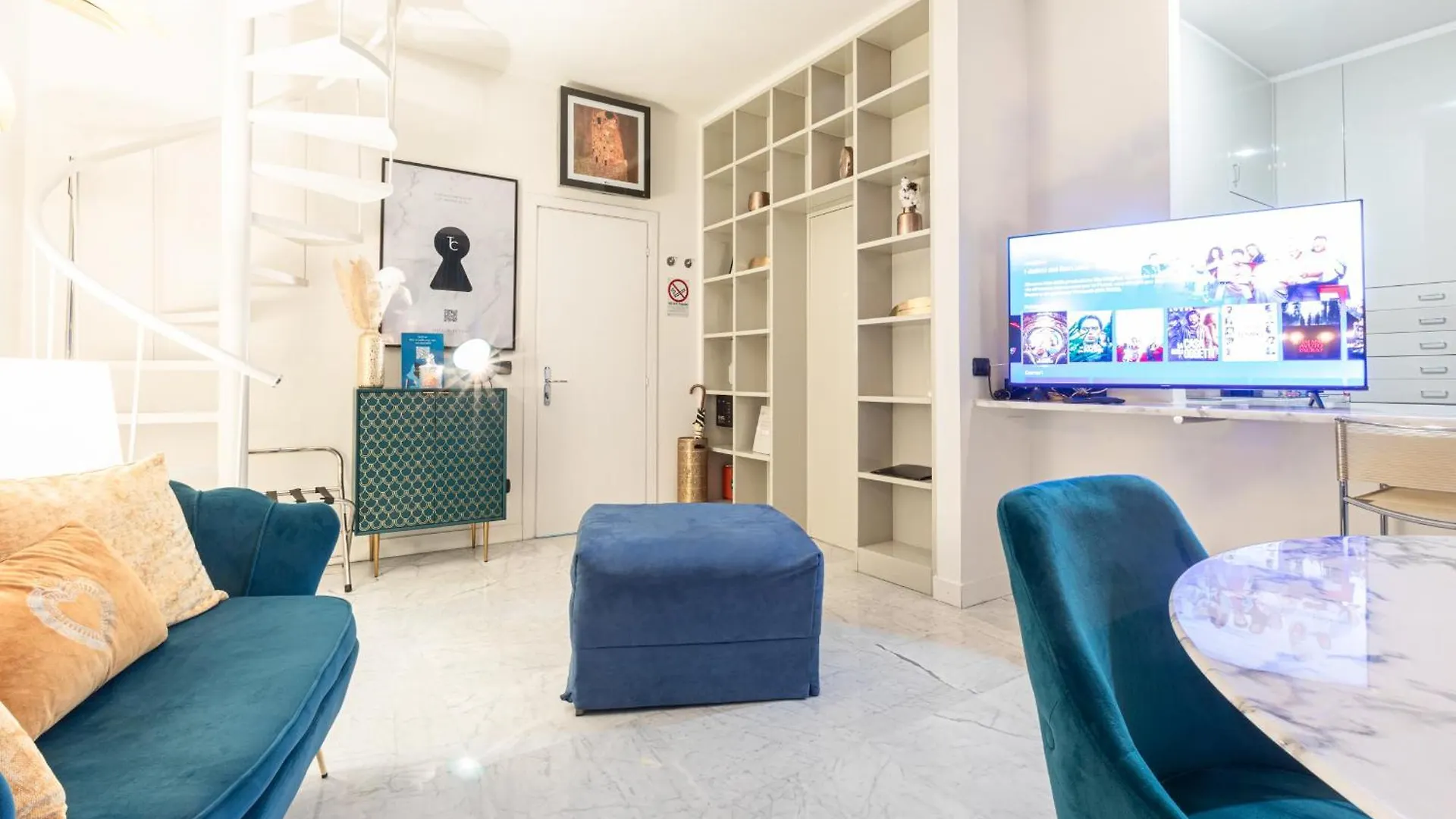 Monte Napoleone Split-Level Terrace Apartment - Top Collection Milano