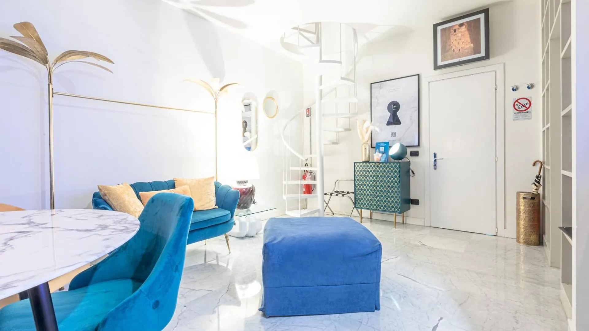 Monte Napoleone Split-Level Terrace Apartment - Top Collection Milano 0*,  Italien