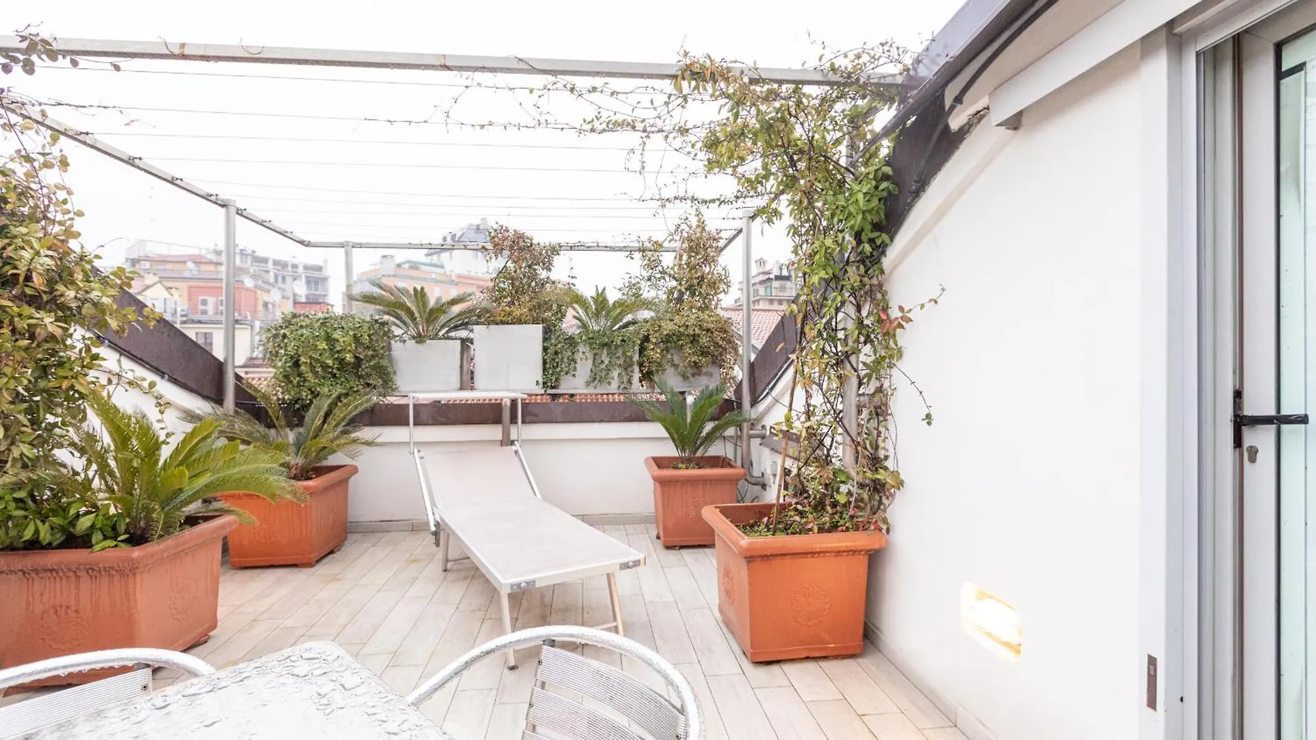 Monte Napoleone Split-Level Terrace Apartment - Top Collection Milano
